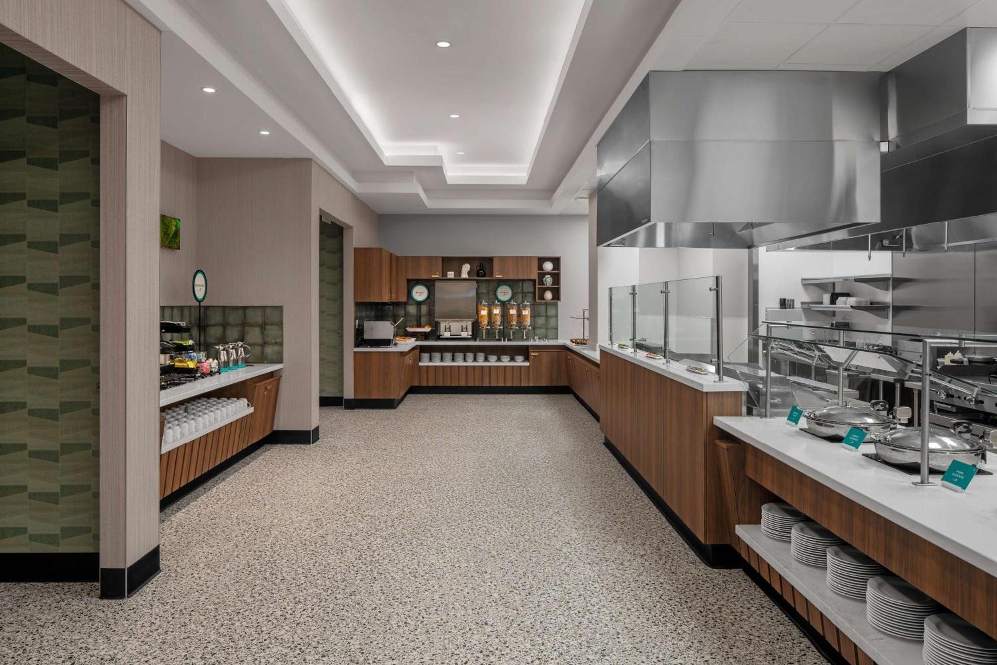 Embassy By Hilton Downtown 4*