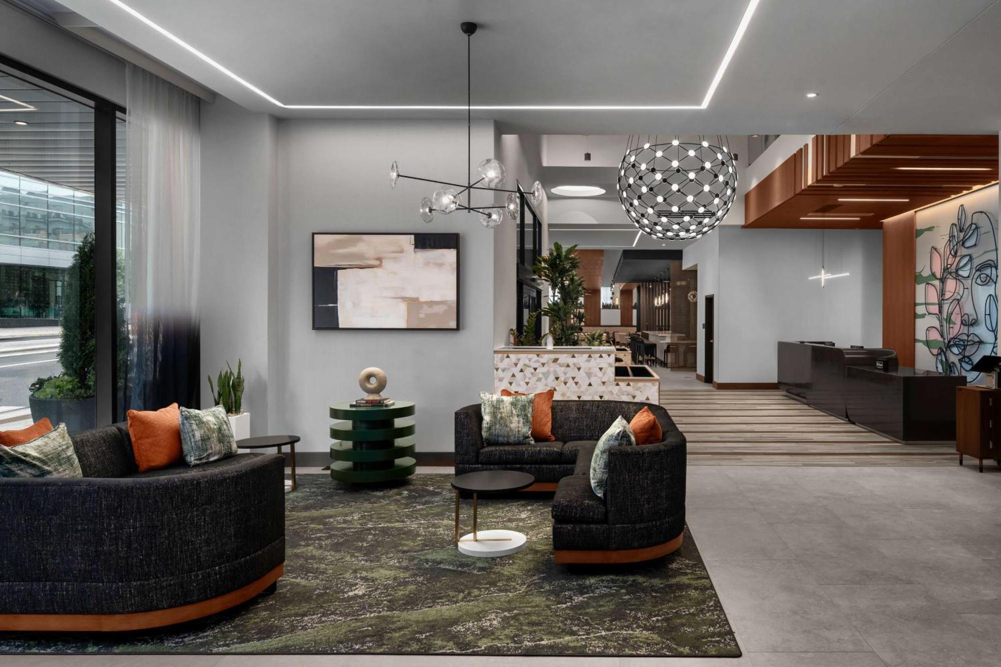Hotel Embassy By Hilton Downtown 4*