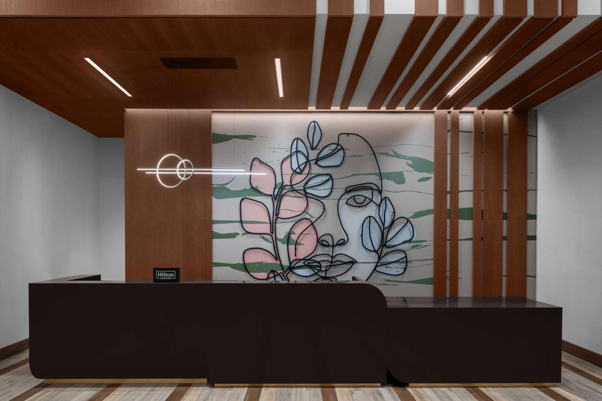 Embassy By Hilton Downtown 4* Madison